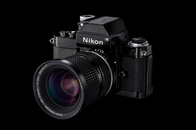 ニコンFの後継機としてニコンFの優れた資質を受け継ぎながら、使い勝手をさらに向上させたのがニコンF2だ。